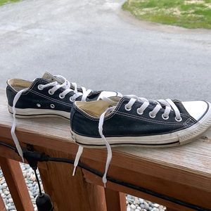 Black converse